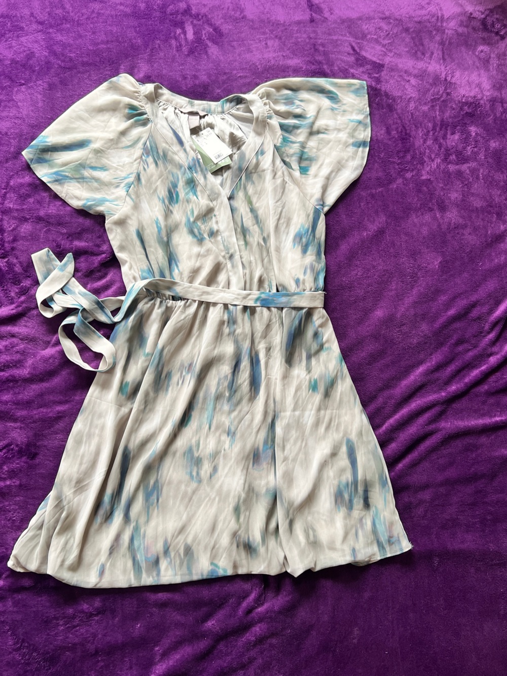 H&M Abstract print lined dress with belt NWT size L